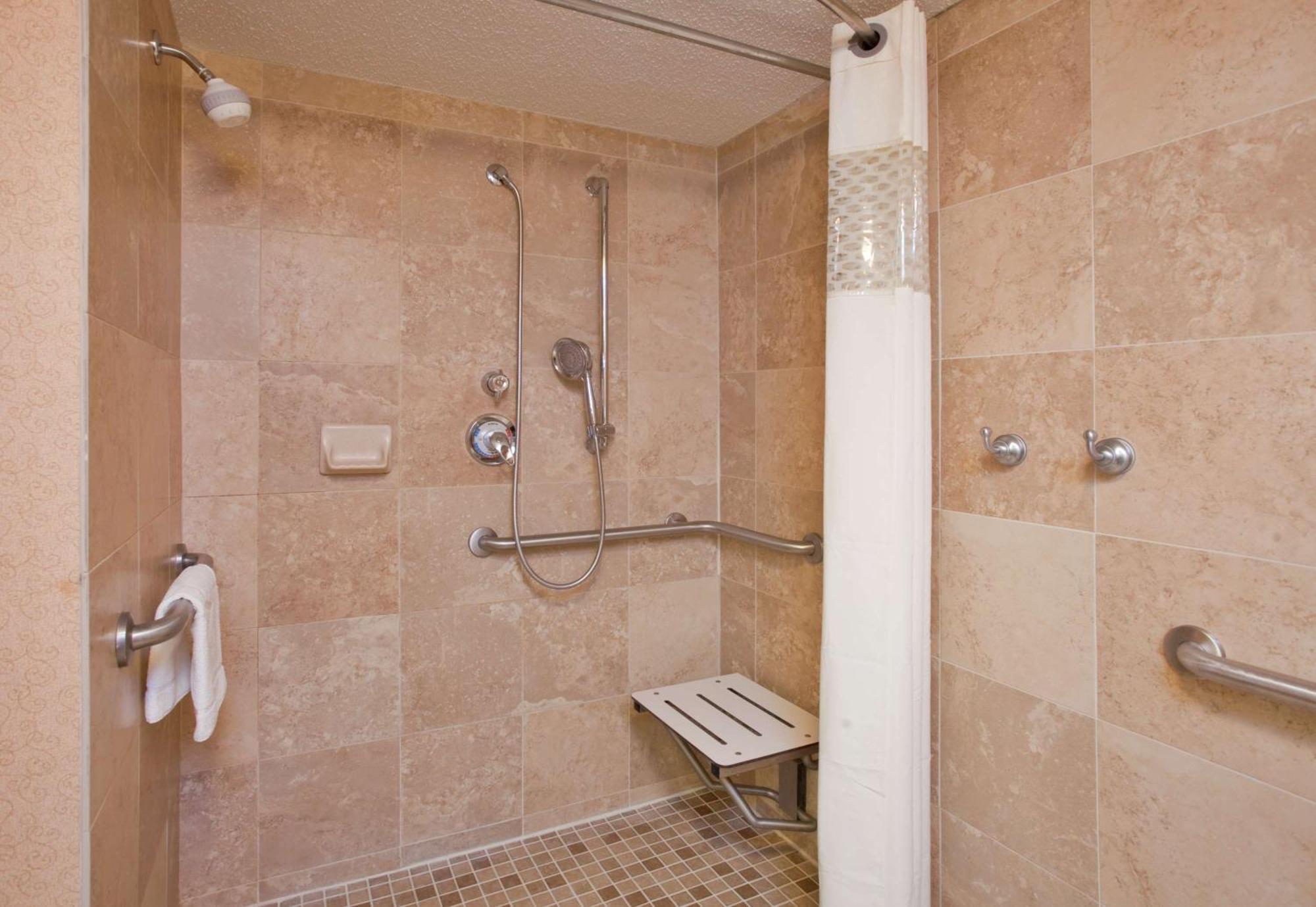 Hampton Inn Pittsburgh/Airport Moon Township Екстериор снимка