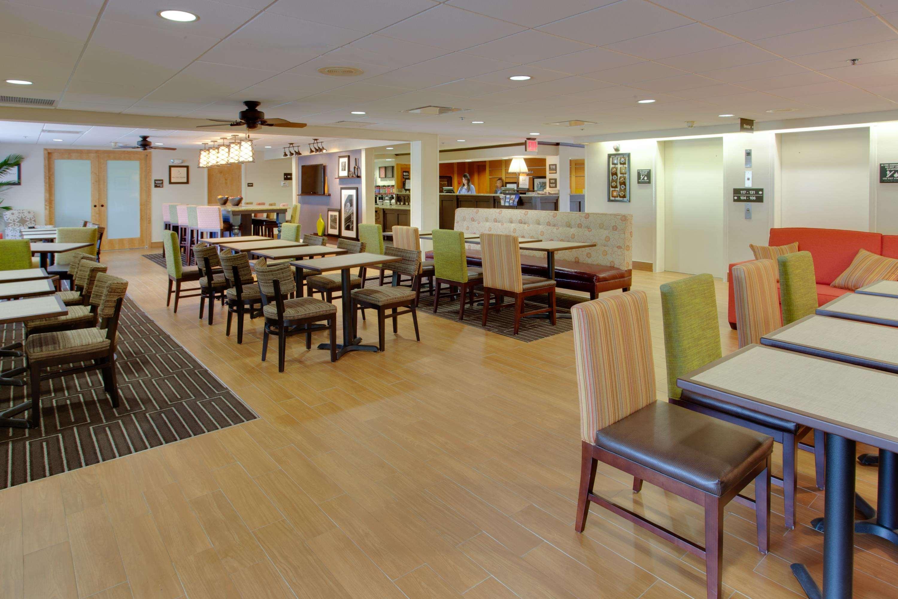 Hampton Inn Pittsburgh/Airport Moon Township Екстериор снимка