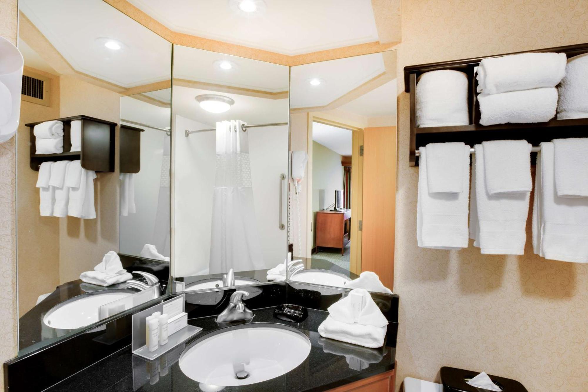 Hampton Inn Pittsburgh/Airport Moon Township Екстериор снимка