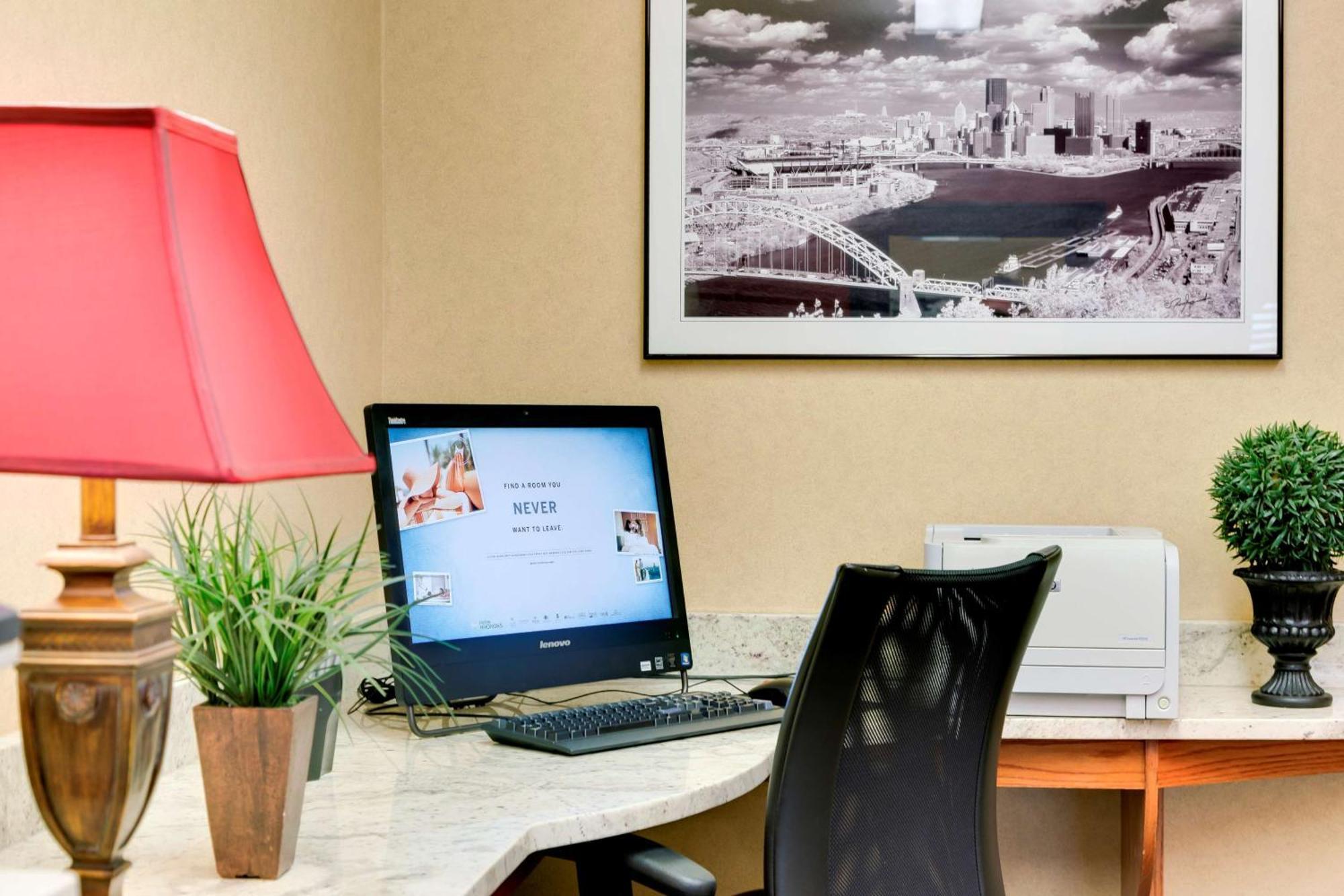 Hampton Inn Pittsburgh/Airport Moon Township Екстериор снимка