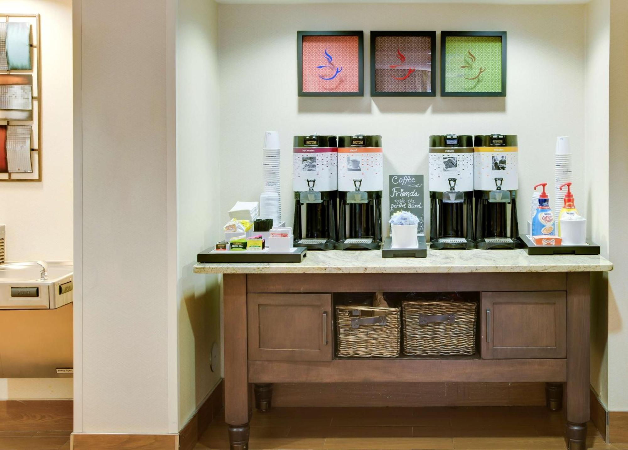 Hampton Inn Pittsburgh/Airport Moon Township Екстериор снимка