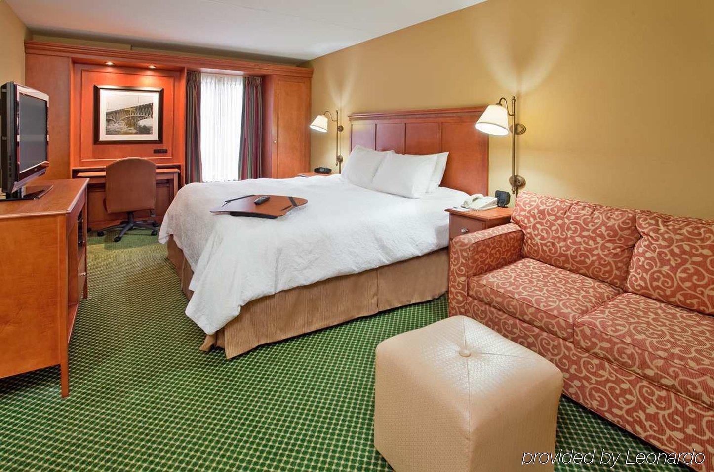 Hampton Inn Pittsburgh/Airport Moon Township Екстериор снимка