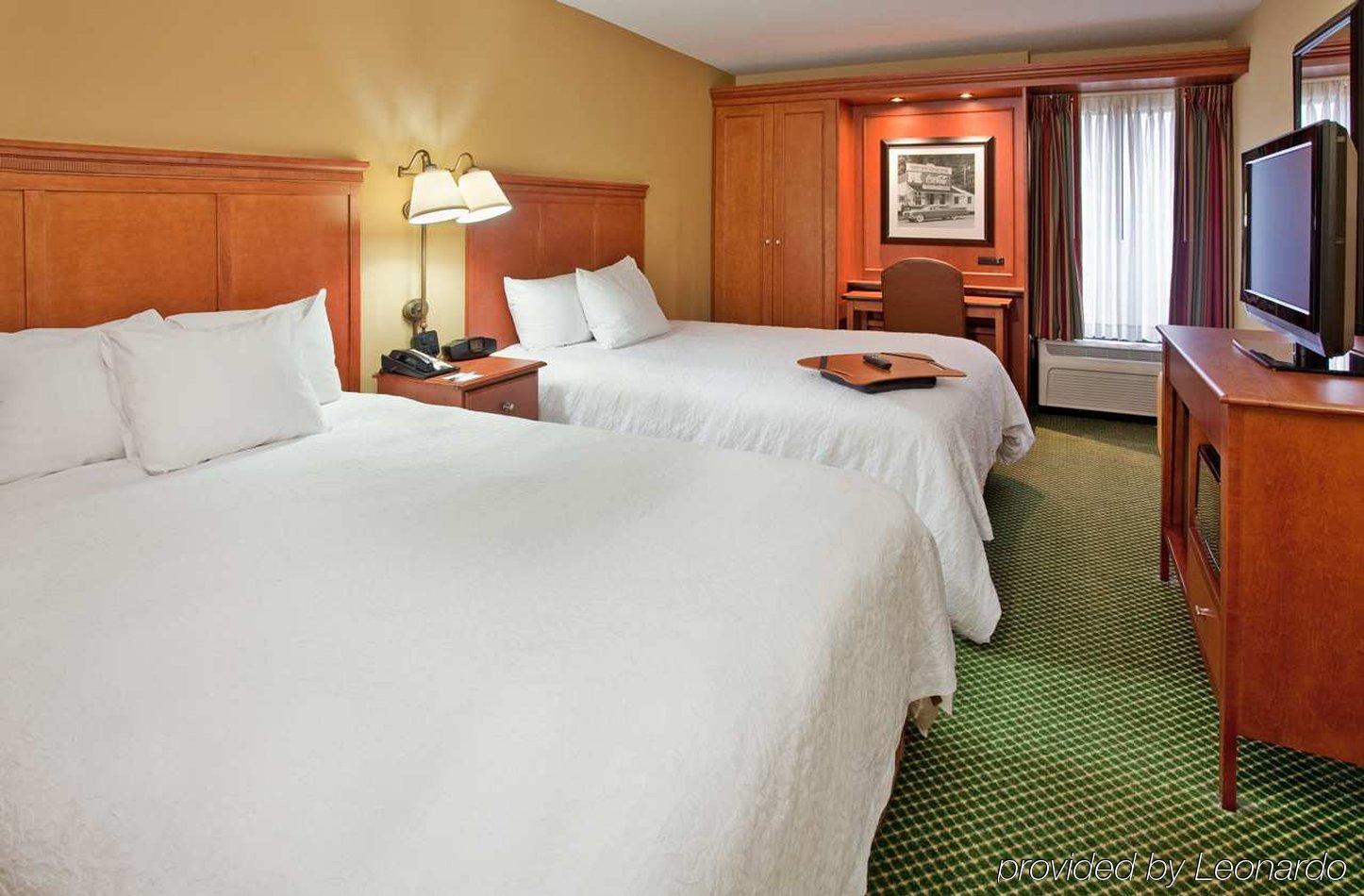 Hampton Inn Pittsburgh/Airport Moon Township Екстериор снимка