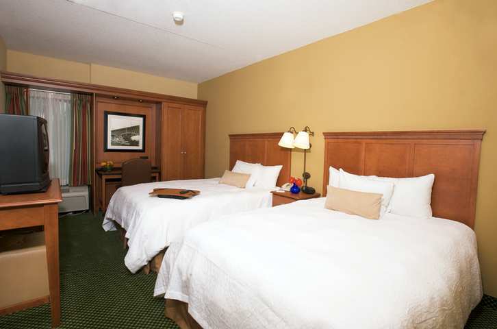 Hampton Inn Pittsburgh/Airport Moon Township Стая снимка